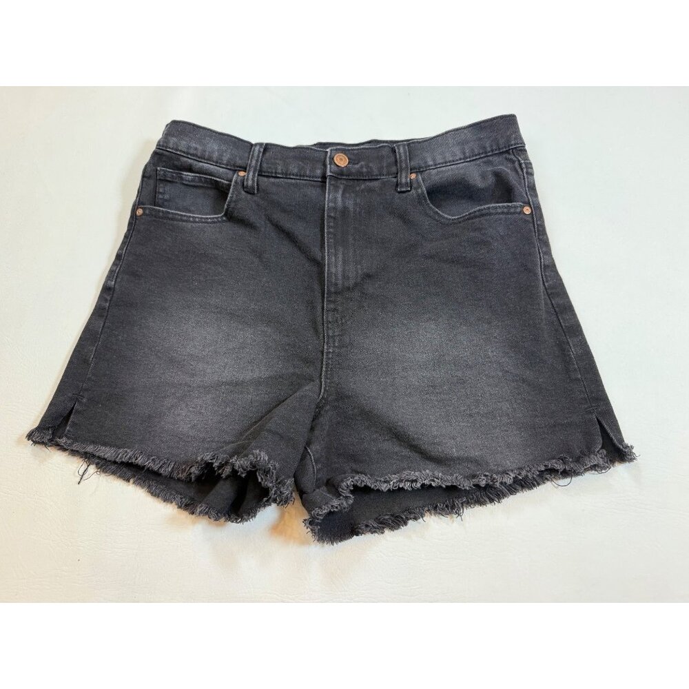 Celebrity Pink Black Denim Distressed High-Waisted Shorts Size 15/32 (S367)